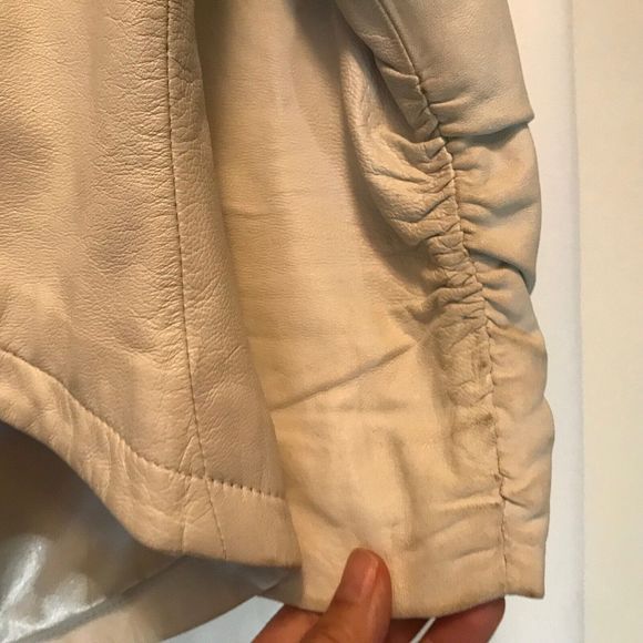 Bebe Ivory 100% genuine leather motor asymmetric jacket with ruched sleeves s - Picture 10 of 11